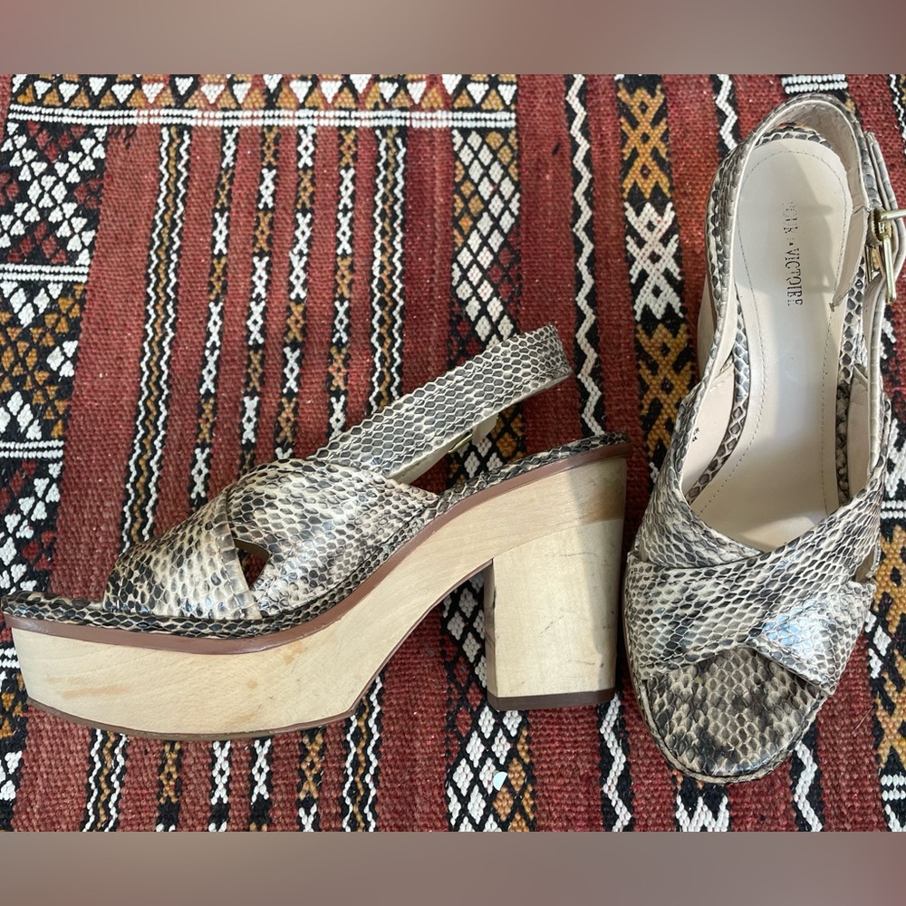 Pour La Victoire Lesther Python Print Platform Sa… - image 4